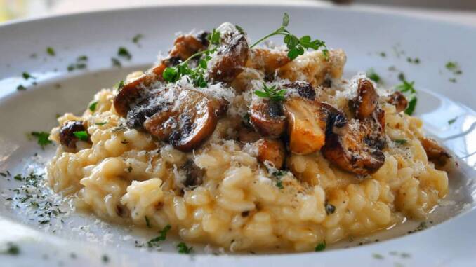 Risotto cremos cu ciuperci și parmezan – instrucțiuni detaliate pentru orez Arborio/Carnaroli