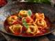 Tortellini în sos de roșii cu busuioc proaspăt - rețetă rapidă și ușoară