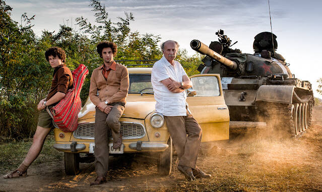 FilmBox Premium: mini-maraton cu ocazia zilei de 1 Decembrie — Tatăl fantomă, La drum cu tata și Capcana