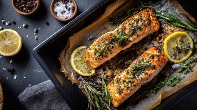 Somon la cuptor cu ierburi aromatice și lămâie, rețetă ușoară și rapidă în 25 de minute