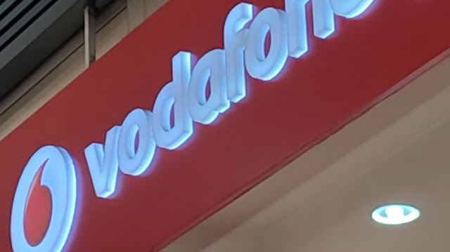 Vodafone România prezintă pachetele Ultra Home și Ultra Home+ care oferă Ultra Net și un booster Wi‑Fi