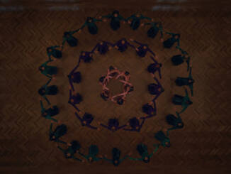 "Testamentele" ajunge pe Disney+: distopia semnată de Margaret Atwood, transpusă de echipa "Povestea Slujitoarei"